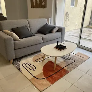  Appartement Avec Cour En Centre